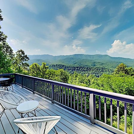 Barenberg Cabin - Secluded Unobstructed Panoramic Smoky Mountains View With Two Master Suites, Loft Game Room, And Hot Tub 蓋特林堡 外观 照片