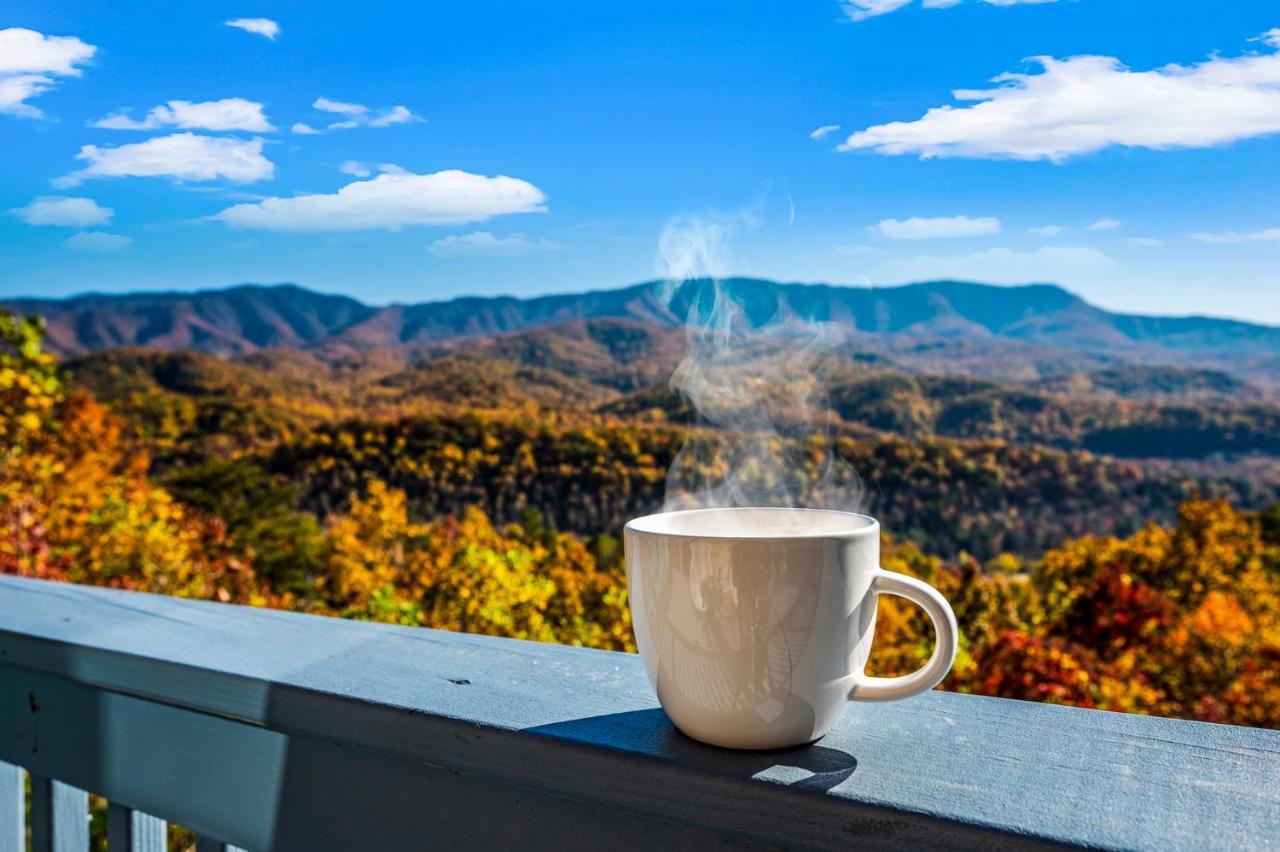 Barenberg Cabin - Secluded Unobstructed Panoramic Smoky Mountains View With Two Master Suites, Loft Game Room, And Hot Tub 蓋特林堡 外观 照片