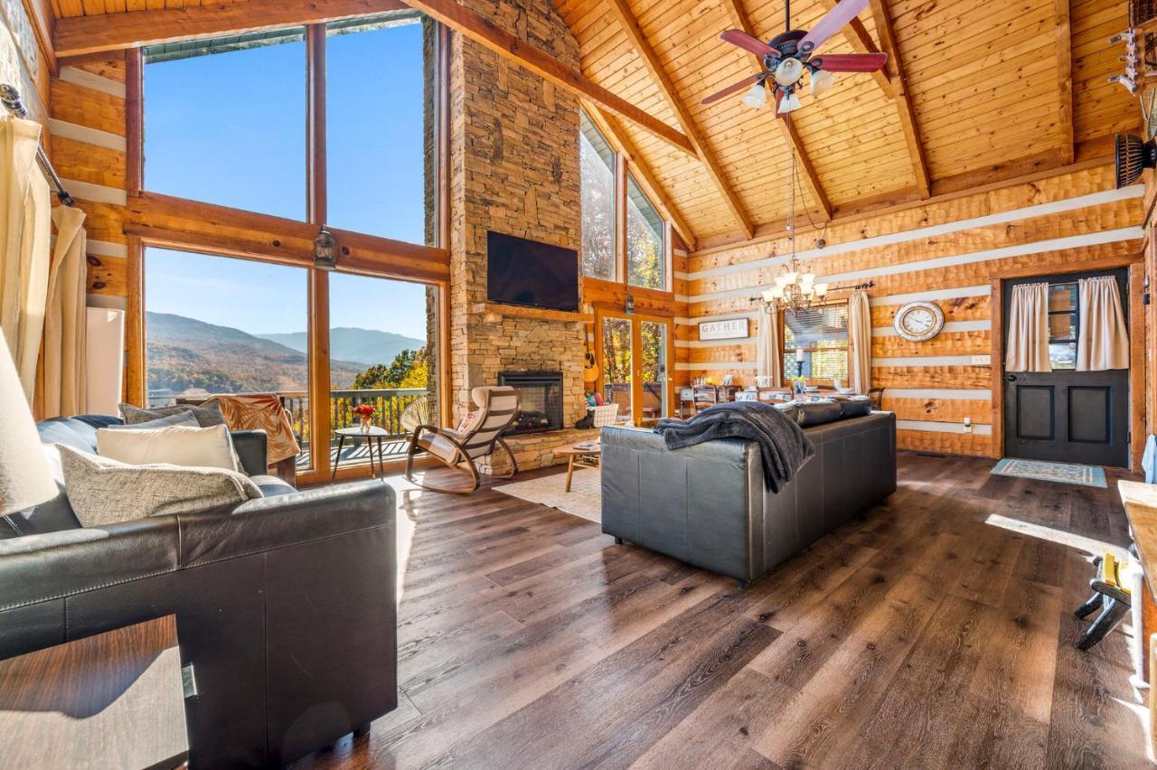 Barenberg Cabin - Secluded Unobstructed Panoramic Smoky Mountains View With Two Master Suites, Loft Game Room, And Hot Tub 蓋特林堡 外观 照片