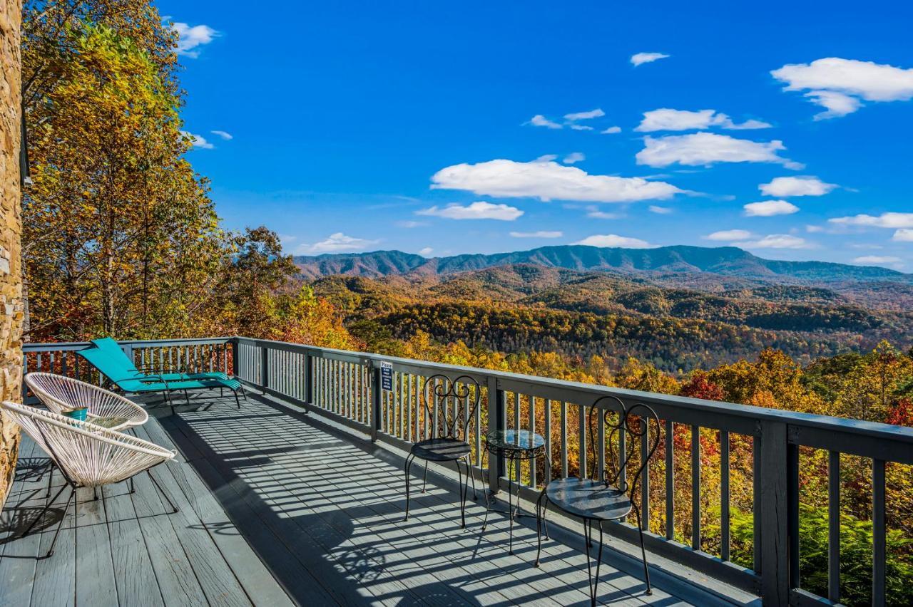 Barenberg Cabin - Secluded Unobstructed Panoramic Smoky Mountains View With Two Master Suites, Loft Game Room, And Hot Tub 蓋特林堡 外观 照片