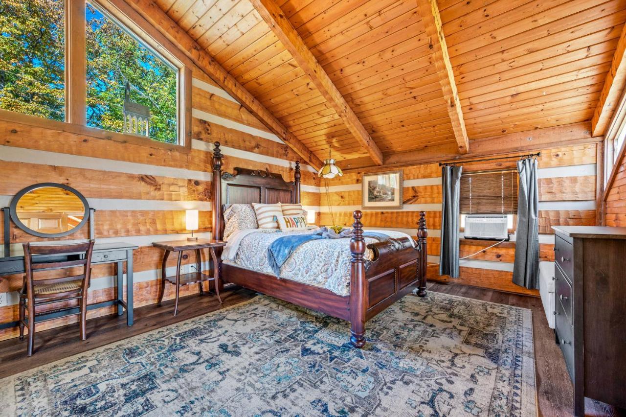 Barenberg Cabin - Secluded Unobstructed Panoramic Smoky Mountains View With Two Master Suites, Loft Game Room, And Hot Tub 蓋特林堡 外观 照片