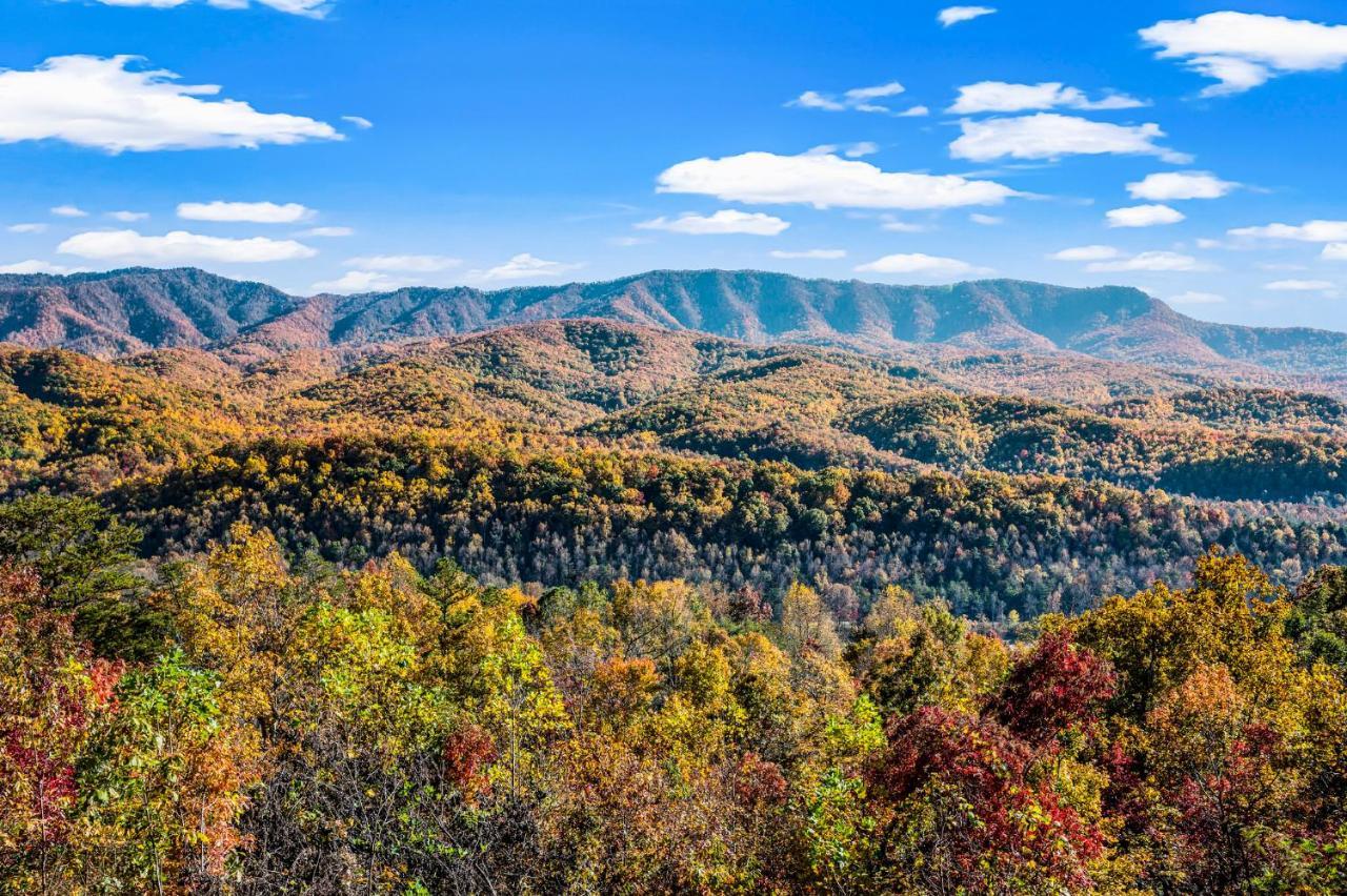 Barenberg Cabin - Secluded Unobstructed Panoramic Smoky Mountains View With Two Master Suites, Loft Game Room, And Hot Tub 蓋特林堡 外观 照片