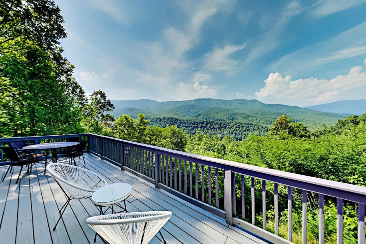 Barenberg Cabin - Secluded Unobstructed Panoramic Smoky Mountains View With Two Master Suites, Loft Game Room, And Hot Tub 蓋特林堡 外观 照片